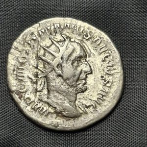 Imperio Romano - 601/02 - 1/4 Follis - Mauricio Tiberio - Bronce - VF